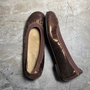 Vionic “Allora” Metallic Copper Ballet Flats - Size: 5